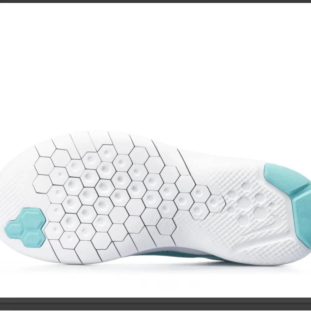 NIKE FLEX EXPERIENCE RUN 7 NEW Size